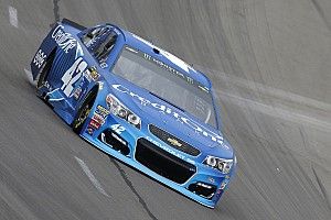 Kyle Larson takes Stage 2 win at Texas