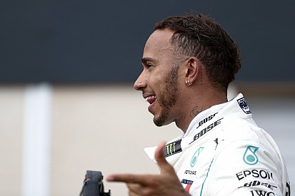 Sajtó: Hamilton megállapodott a Mercedesszel, évi 45 millió eurót kap