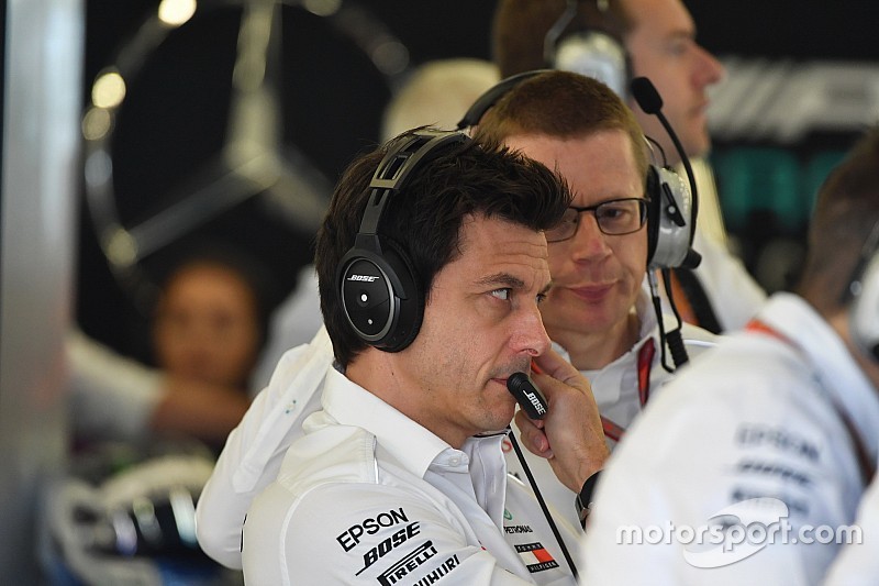 Mercedes: „Ha Räikkönen nem löki ki Hamiltont, akkor nyertünk volna”