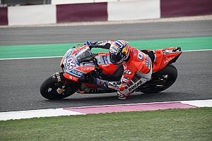 Dovizioso lidera delante de Rossi en el arranque de Qatar