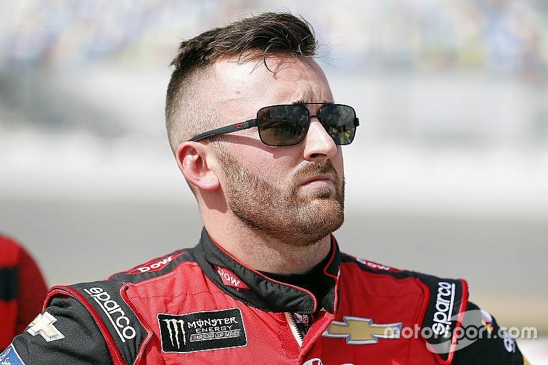 Austin Dillon vence a Kevin Harvick y gana la pole en Chicagoland