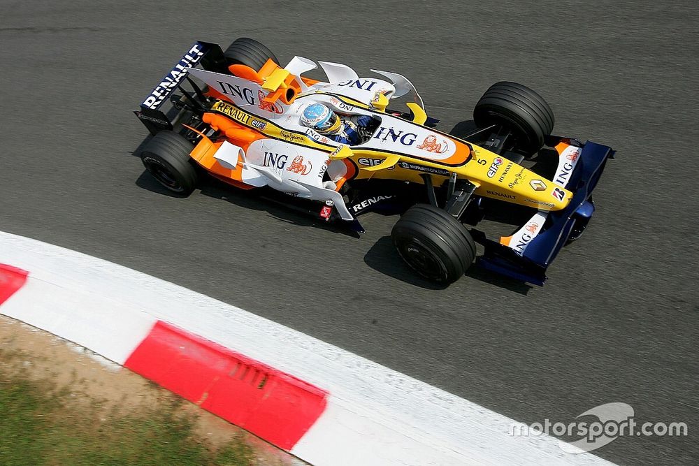 Alonso érkezhet Ricciardo helyére, aki felajánlotta magát a McLarennél
