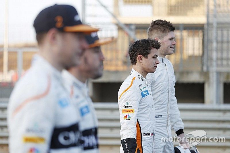 «Пусть поломают голову». Норрис о проблеме McLaren с выбором пилотов