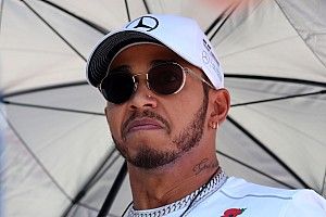 Hamilton critica el reglamento técnico de 2018: "Es una droga"