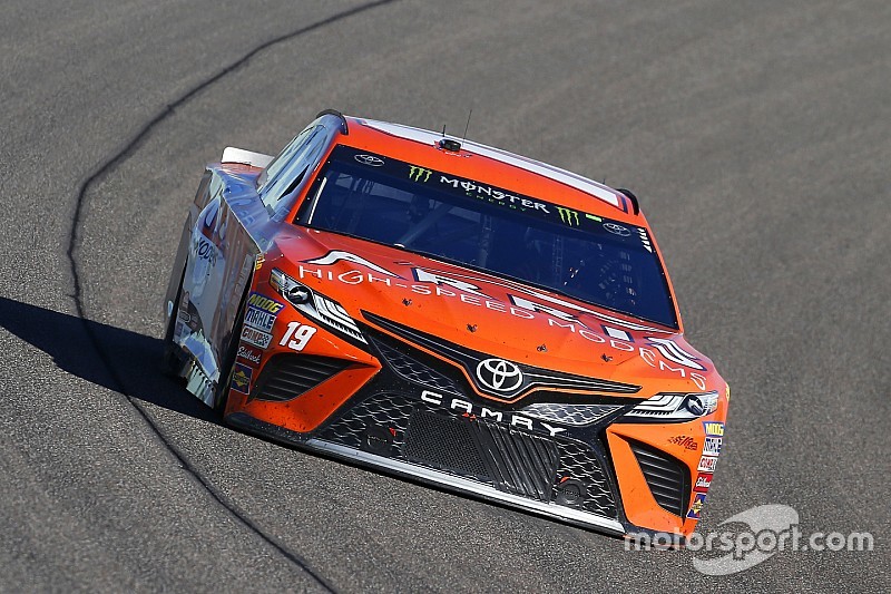 Busch lidera la primera práctica de Daytona 500 con Suárez en tercero