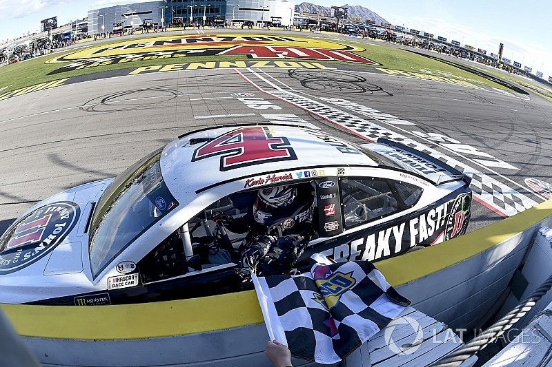 Race winner Kevin Harvick, Stewart-Haas Racing, Ford