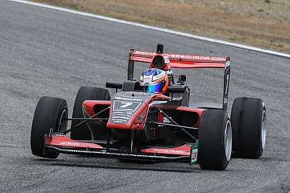 Podiumplek en zesde stek voor Verschoor tijdens zondagraces Teretonga