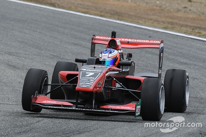 Podiumplek en zesde stek voor Verschoor tijdens zondagraces Teretonga