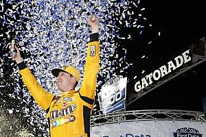 Busch vence prova caótica em Martinsville e vai para final