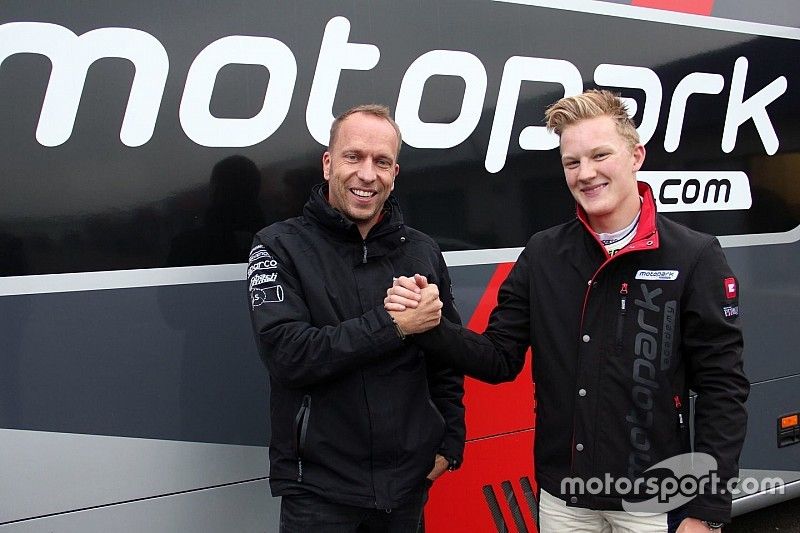 Fabio Scherer promosso in Euro F.3: correrà con la Motopark!