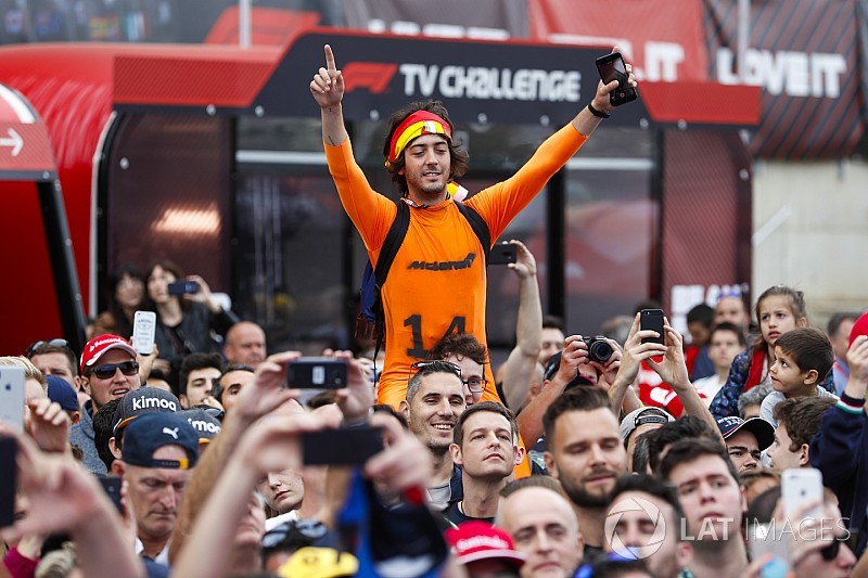A nagyon lelkes F1-es rajongók Barcelonából