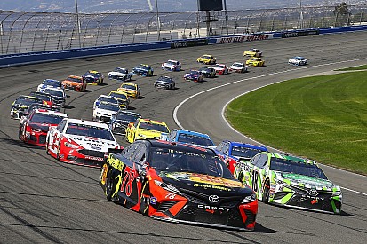 NASCAR Roundtable: Harvick stumbles as Truex returns to form