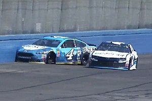 Finaliza racha de triunfos de Harvick tras chocar en la Etapa 1