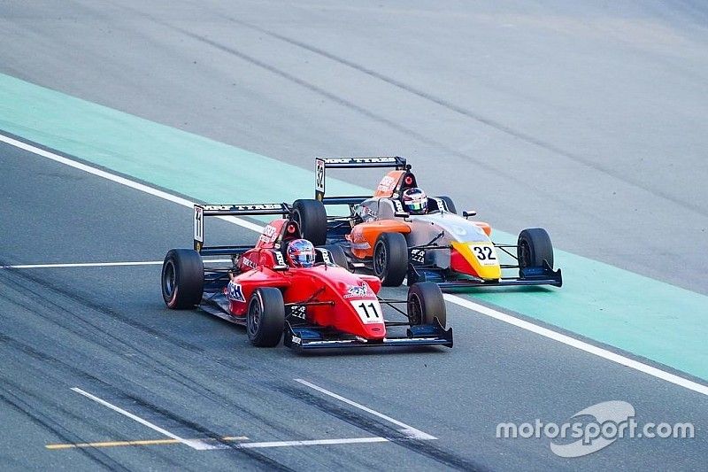 MRF Dubai: Presley Martono finis runner-up di Race 3, Dana P14