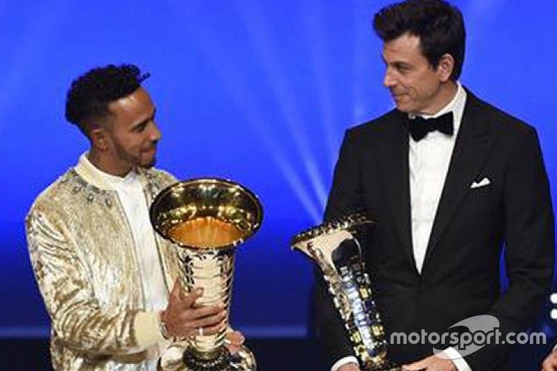 Wolff: "Il cambio delle regole pensato per impedirci di vincere"