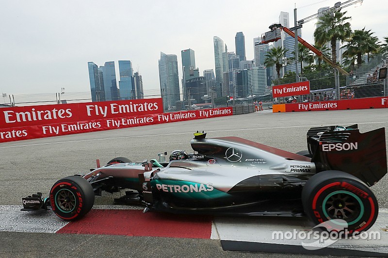 Nico Rosberg F1-es világbajnok Mercedesével döntöttek rekordot Amerikában