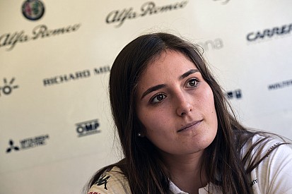 Calderón: "No hace falta un campeonato de mujeres"