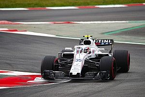 Sirotkin se queixa de problema “doloroso” com banco do carro