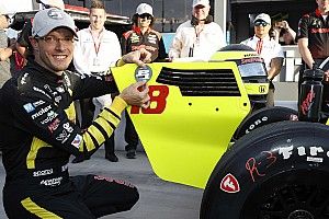 Bourdais sconfigge gli specialisti Penske e conquista la pole a Phoenix