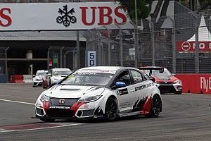 Singapore TCR: Grachev wins shortened Race 2, Nash reclaims points lead