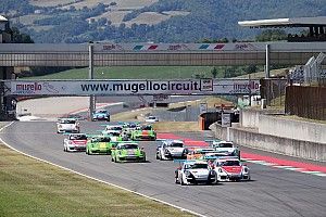 Arrivano in pista i piloti della Carrera Cup Italia per la terza gara del Mugello