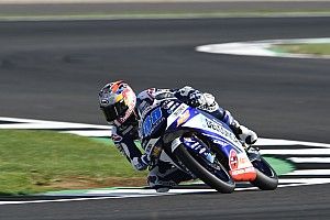 Moto3 Silverstone: Martin pakt zestiende pole, Bezzecchi crasht