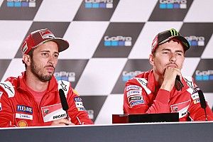 Lorenzo attacks Dovizioso for "strange" absence comments