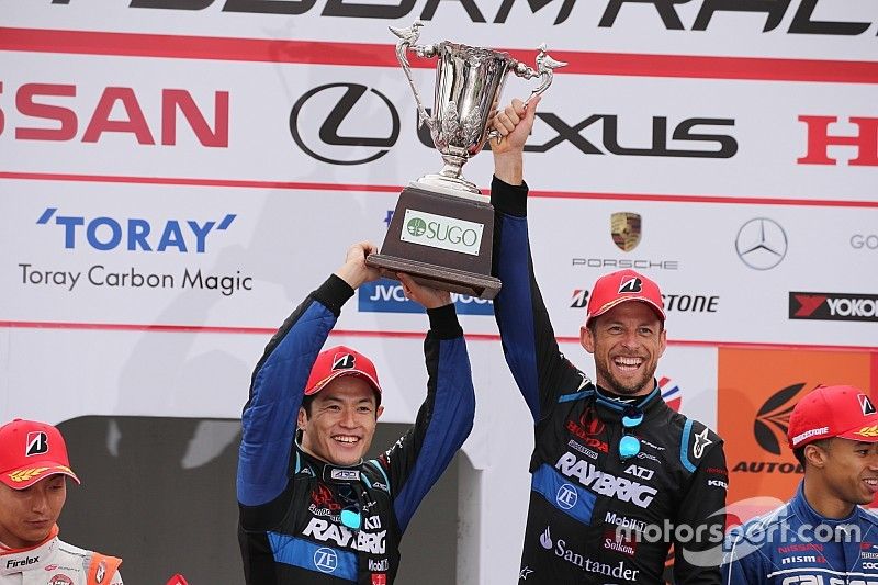 Race winners Naoki Yamamoto, Jenson Button, Team Kunimitsu
