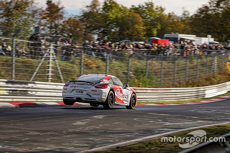 VLN9: Kaya galibiyet, Aşarı podyum ile sezonu kapattı