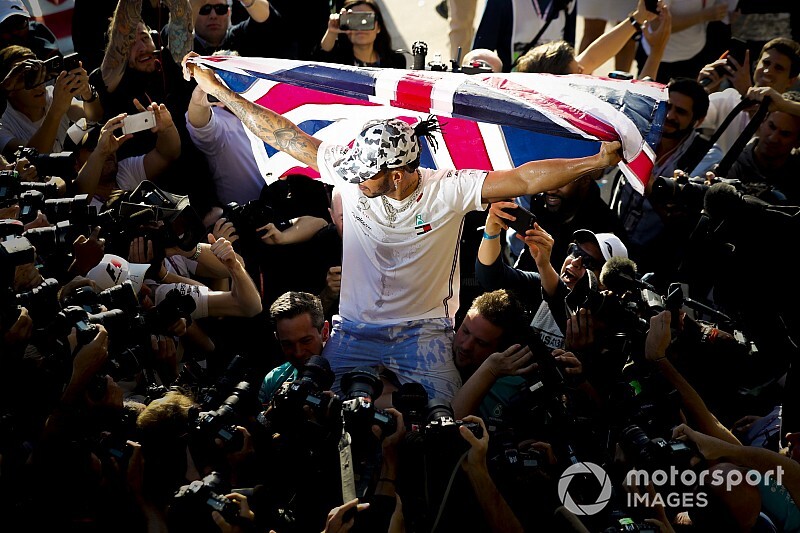 Sechster WM-Titel: Die schönsten Jubelbilder von Lewis Hamilton