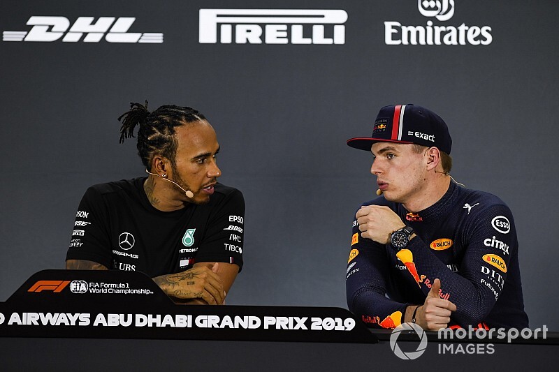 Hamilton: "Rakiplerimin hepsi Mercedes'e geçmek istiyor"