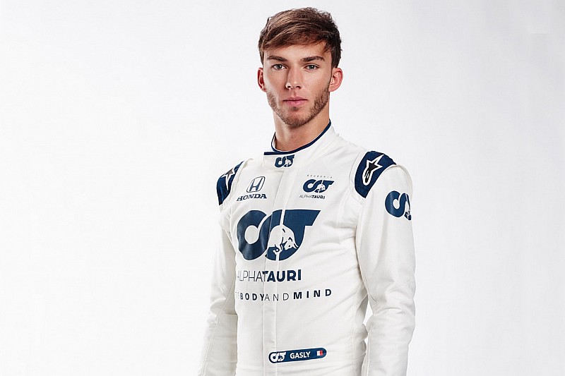 Így mutat az AlphaTauri F1-es szerelése: Gasly és Kvjat