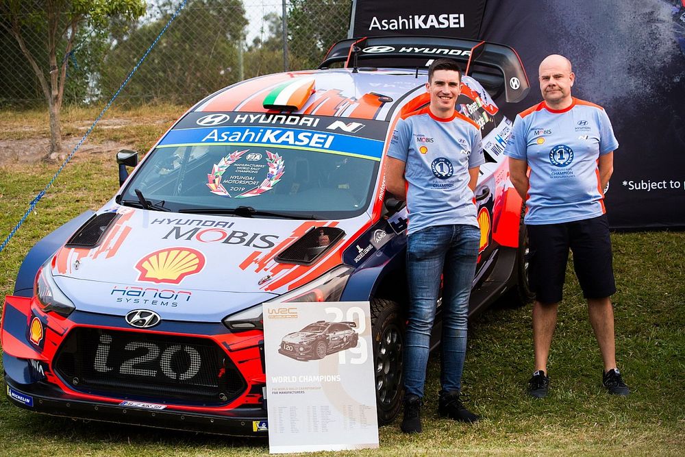 Craig Breen, Hyundai Motorsport Team Director Andrea Adamo, Hyundai i20 Coupe WRC