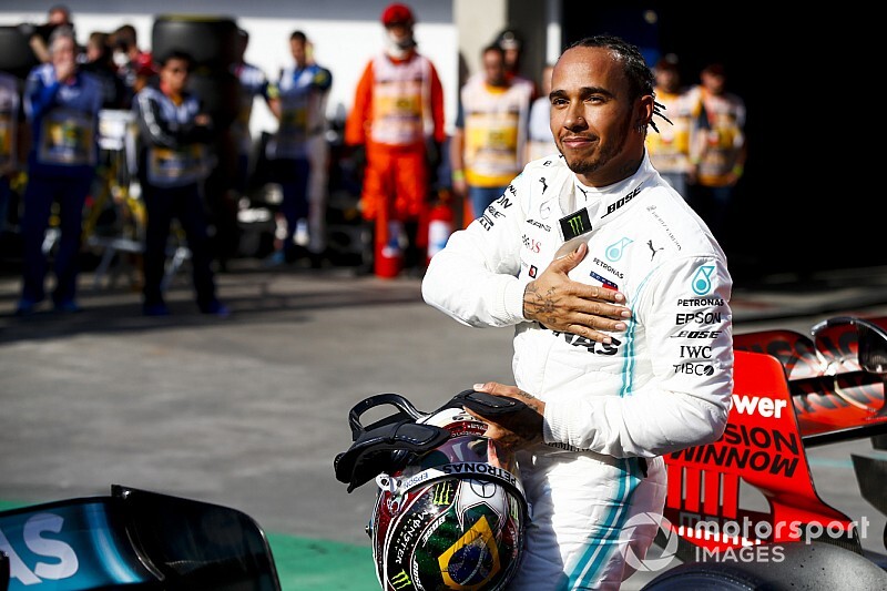 Hamilton: "Niet genoeg vermogen om voor pole te strijden"