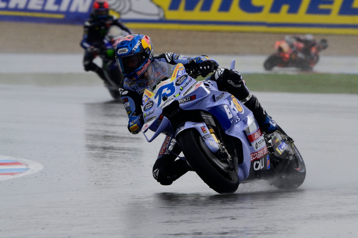 Marquez through to Q2 at MotoGP Czech GP despite late crash