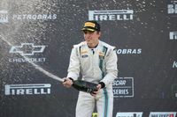 Tito Giaffone vai de &uacute;ltimo para o p&oacute;dio na NASCAR Brasil em Tarum&atilde;