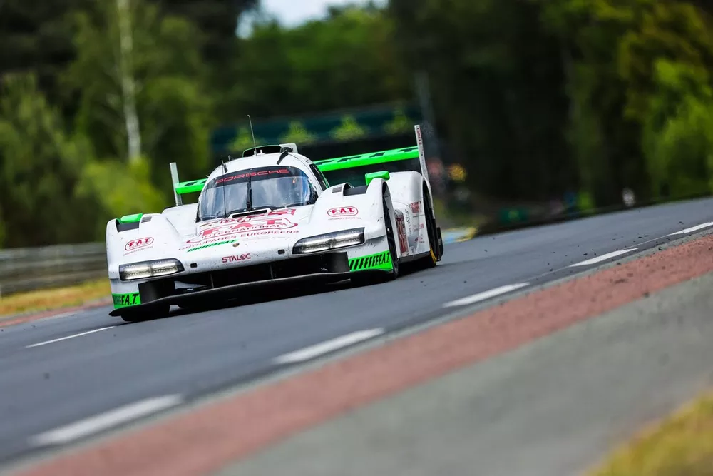 #99 Proton Competition Porsche 963: Neel Jani, Harry Tincknell, Julien Andlauer