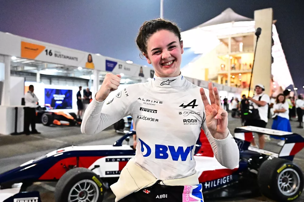 La autora de la pole Abbi Pulling, Rodin Motorsport
