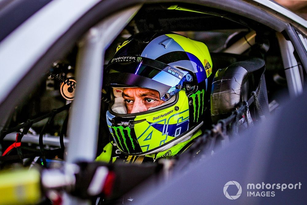 GTWC | Rossi chiude in scia ai PRO, oggi prova la BMW M4 con WRT