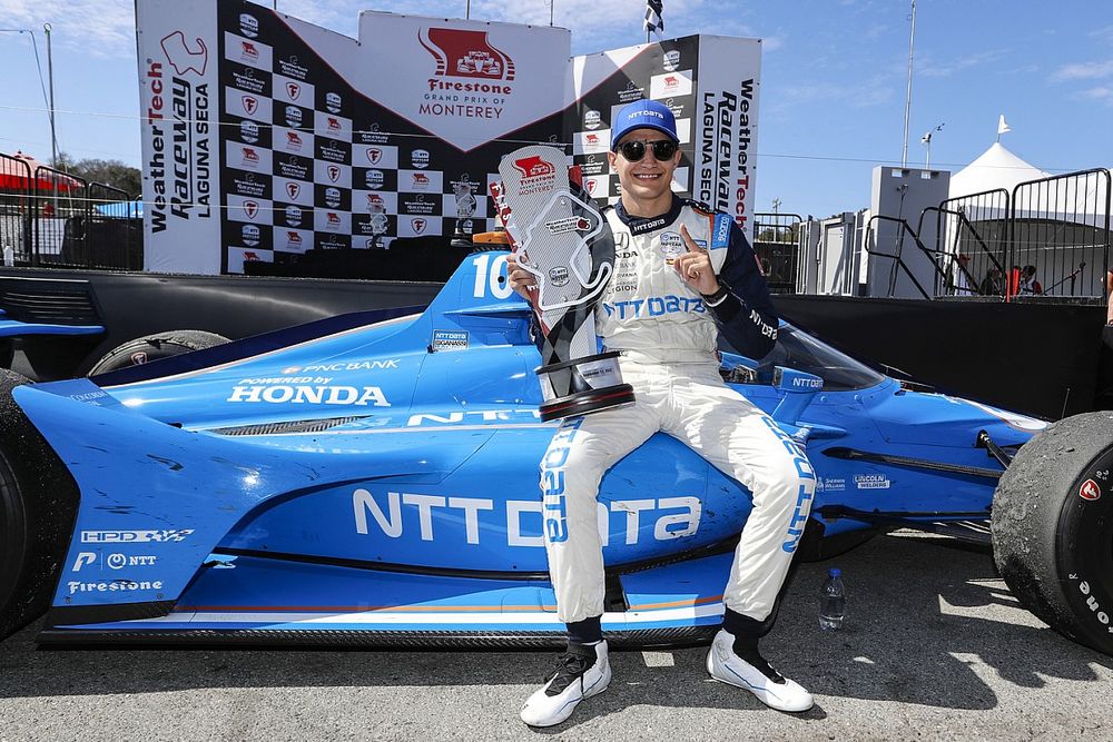 Alex Palou, Chip Ganassi Racing Honda celebrates in victory lane