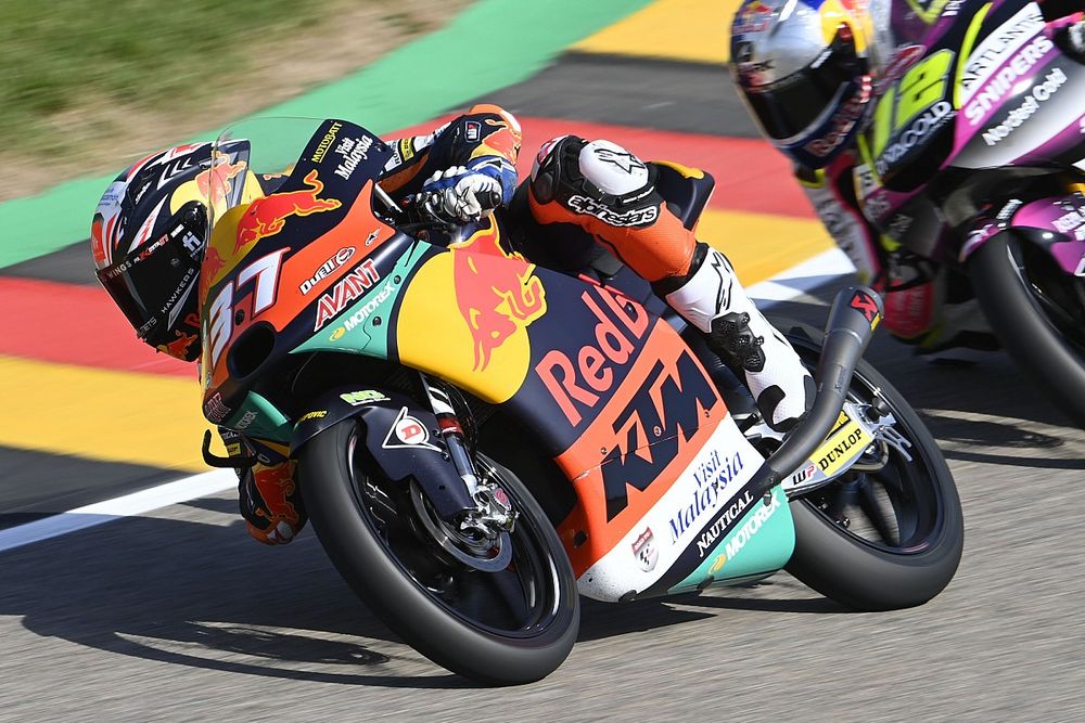 Acosta pakt vierde overwinning in Moto3 GP van Duitsland