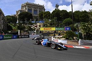 Formula 2 yarışı ıslak zeminde başladı