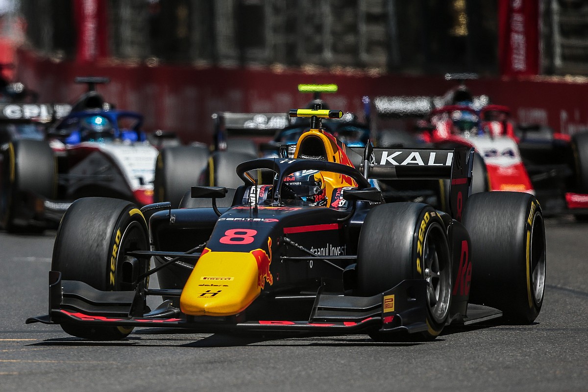 Baku F2: Vips beats Beckmann for maiden series win in chaotic race