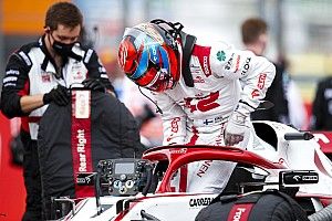 Alfa Romeo, Raikkonen'in 2022'de takımda kalıp kalmayacağını bilmiyor