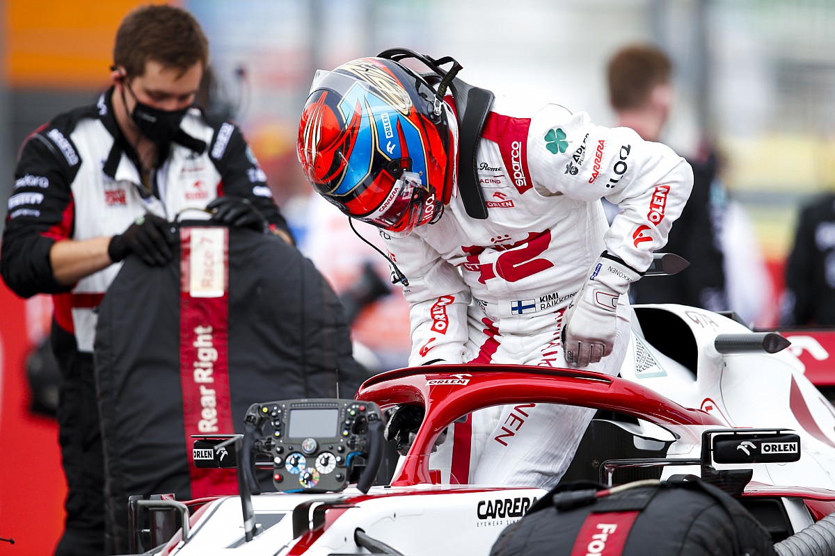 Alfa Romeo, Raikkonen'in 2022'de takımda kalıp kalmayacağını bilmiyor