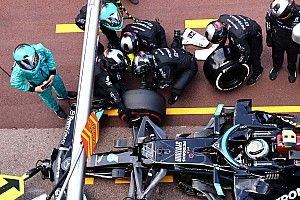 Bottas wheelnut still stuck on Mercedes car after pitstop issue