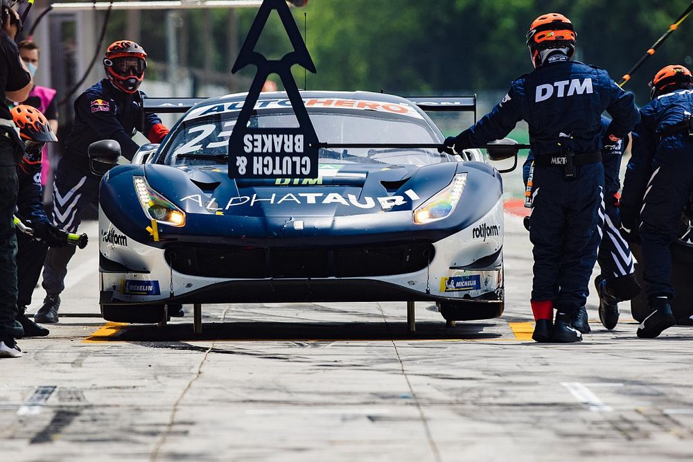 Red Bull's DTM rivals 'don't stand a chance' in pitstops