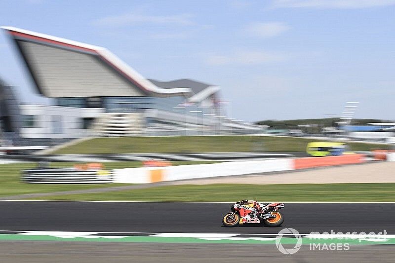 Silverstone sigue con el plan original para MotoGP y F1