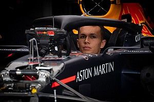 Albon décrit par ses mots le défi Red Bull/Verstappen
