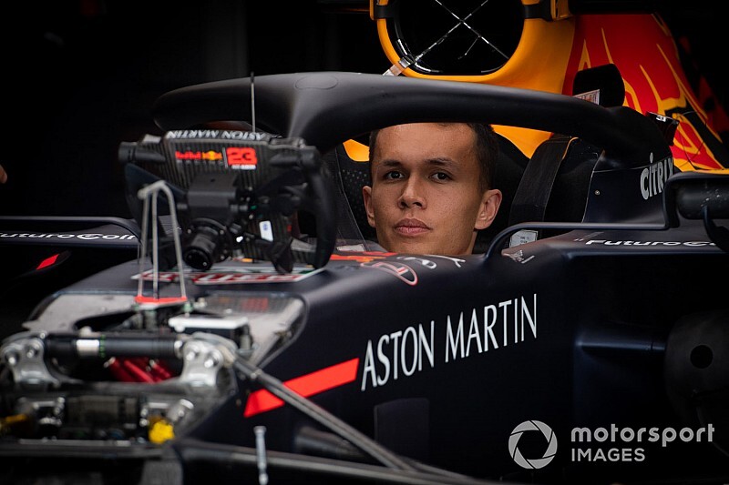 Albon décrit par ses mots le défi Red Bull/Verstappen